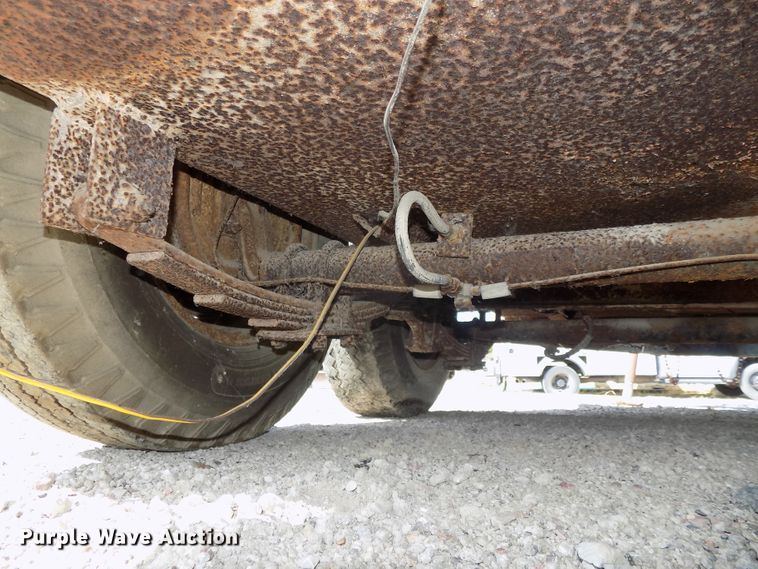 image for item DE7770 1993 shop built utility trailer