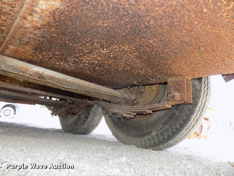 image for item DE7770 1993 shop built utility trailer