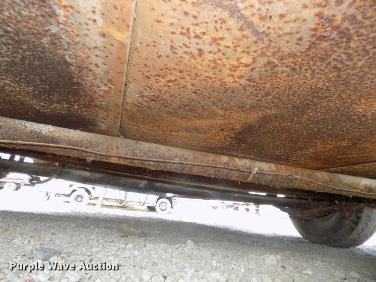 image for item DE7770 1993 shop built utility trailer