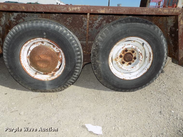 image for item DE7770 1993 shop built utility trailer