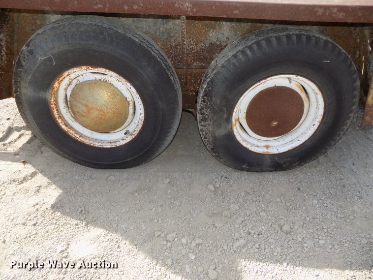 image for item DE7770 1993 shop built utility trailer