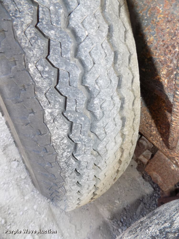 image for item DE7770 1993 shop built utility trailer