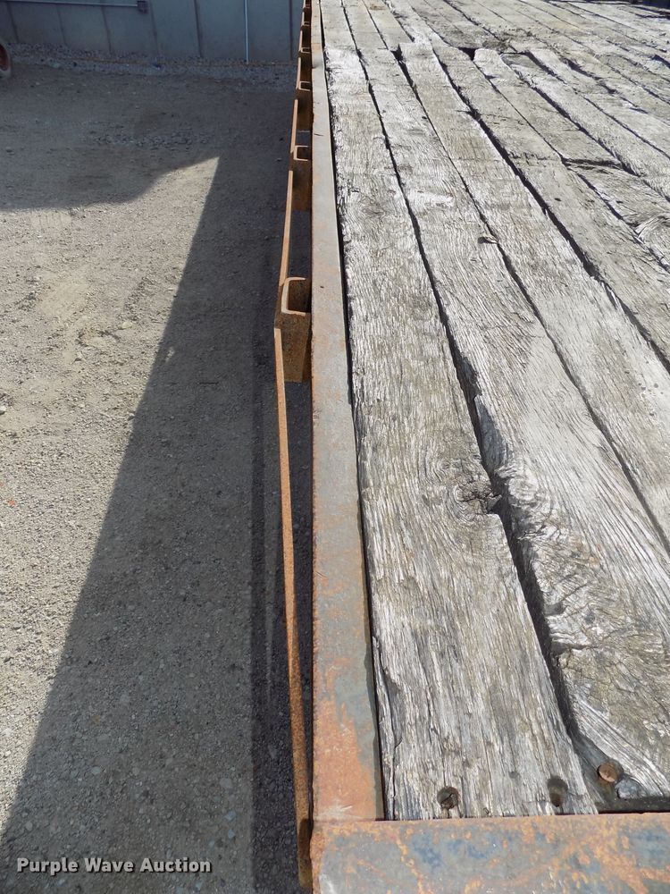 image for item DE7772 1988 Czen CZ20KT equipment trailer