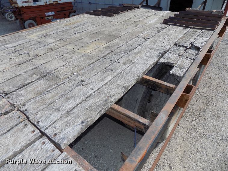 image for item DE7772 1988 Czen CZ20KT equipment trailer