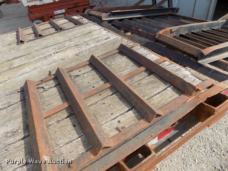 image for item DE7772 1988 Czen CZ20KT equipment trailer