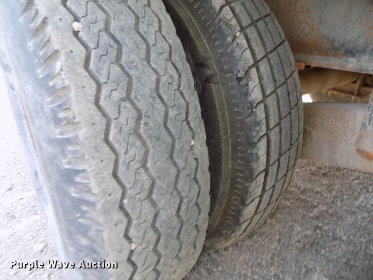 image for item DE7772 1988 Czen CZ20KT equipment trailer