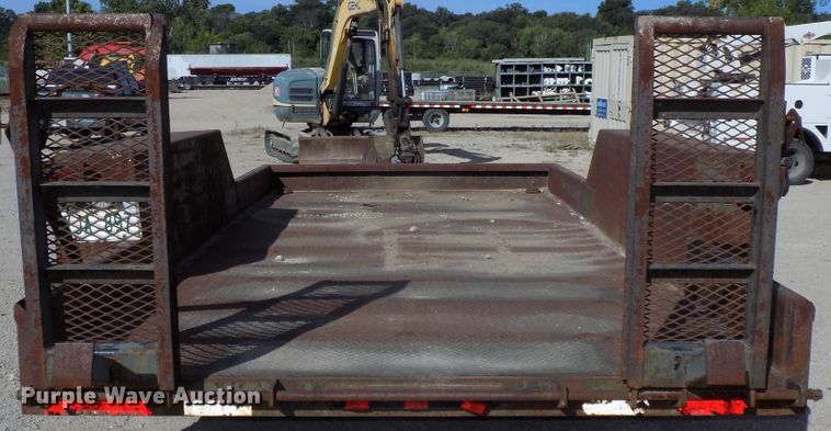 image for item DE7776 1996 EP Duo Lift T120TB utility trailer