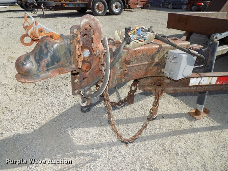 image for item DE7776 1996 EP Duo Lift T120TB utility trailer