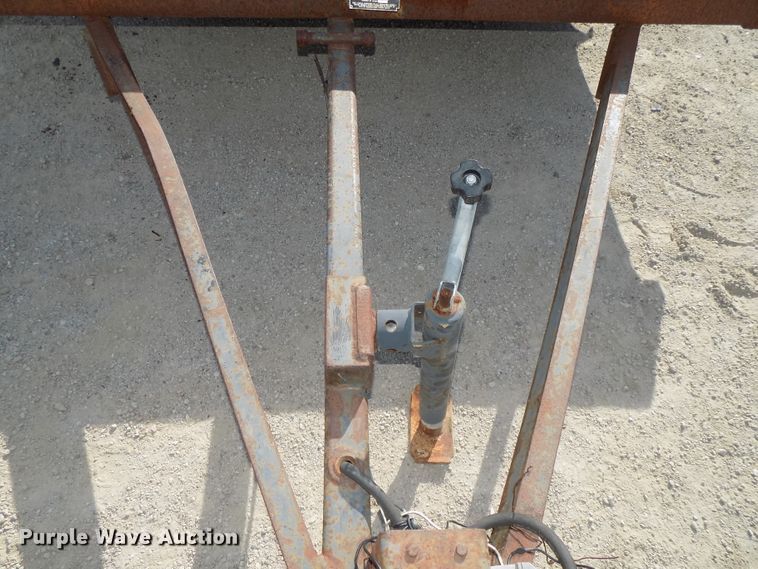 image for item DE7776 1996 EP Duo Lift T120TB utility trailer