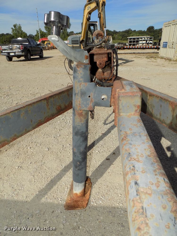 image for item DE7776 1996 EP Duo Lift T120TB utility trailer