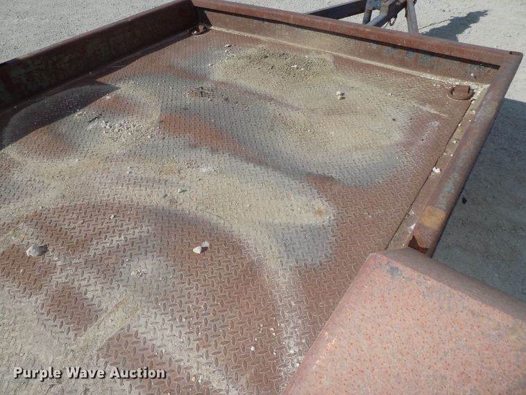 image for item DE7776 1996 EP Duo Lift T120TB utility trailer