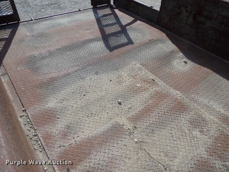 image for item DE7776 1996 EP Duo Lift T120TB utility trailer