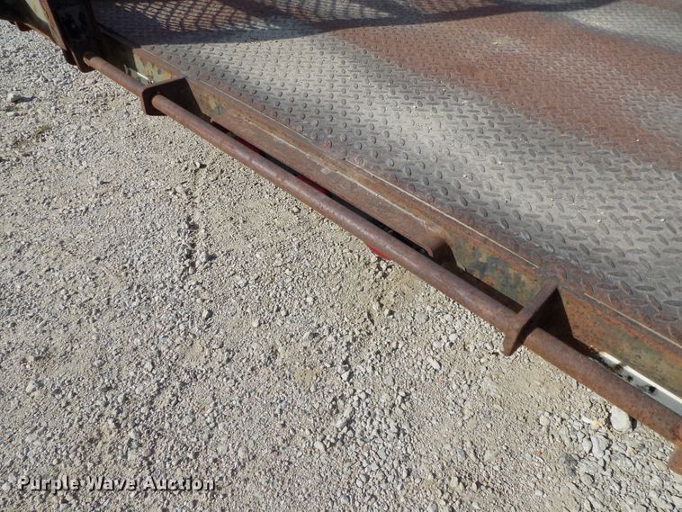 image for item DE7776 1996 EP Duo Lift T120TB utility trailer