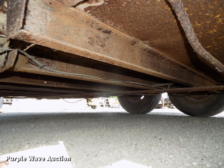 image for item DE7776 1996 EP Duo Lift T120TB utility trailer