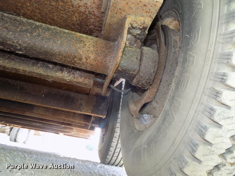 image for item DE7776 1996 EP Duo Lift T120TB utility trailer