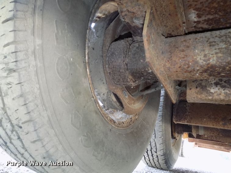 image for item DE7776 1996 EP Duo Lift T120TB utility trailer