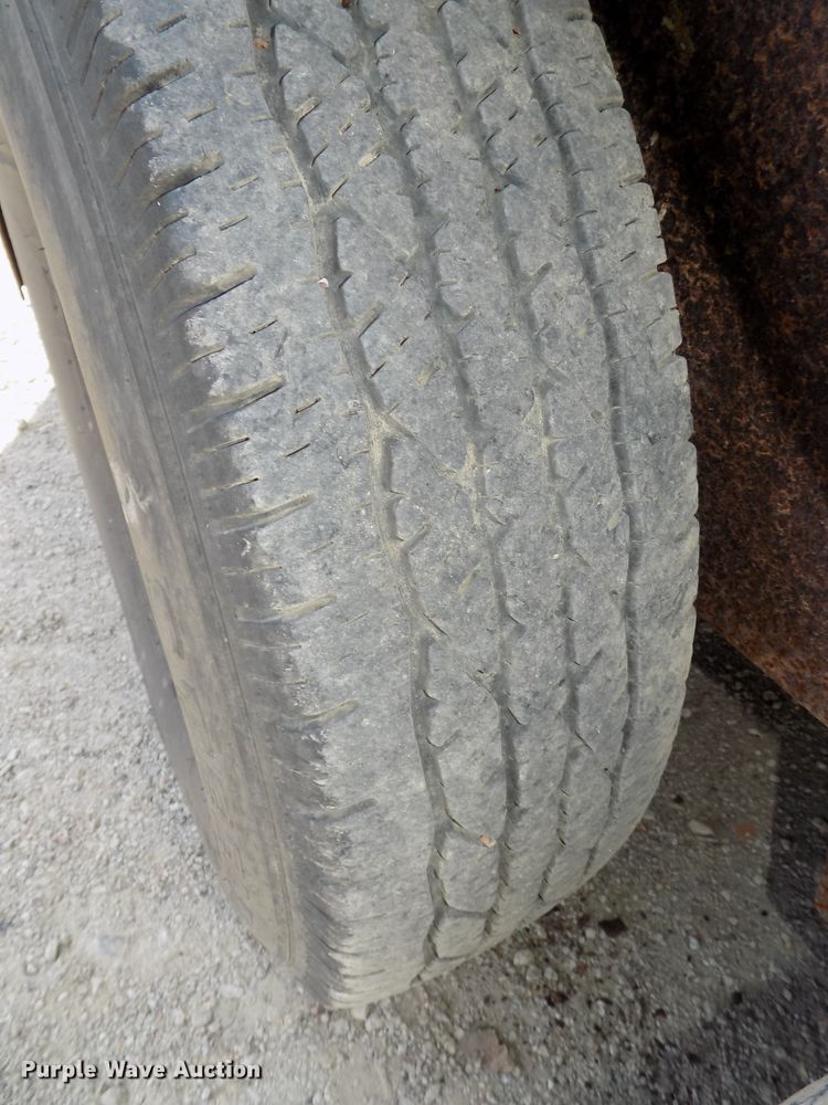 image for item DE7776 1996 EP Duo Lift T120TB utility trailer