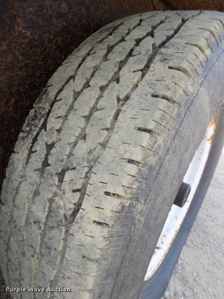 image for item DE7776 1996 EP Duo Lift T120TB utility trailer