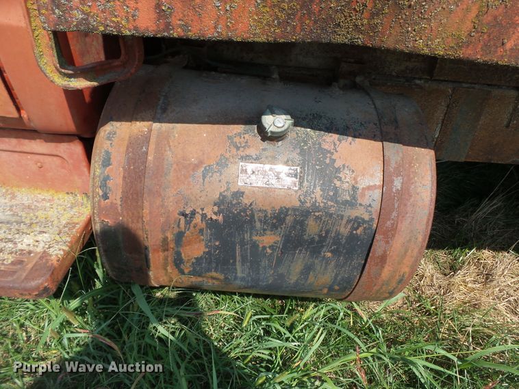 image for item DE7968 1971 GMC dump truck