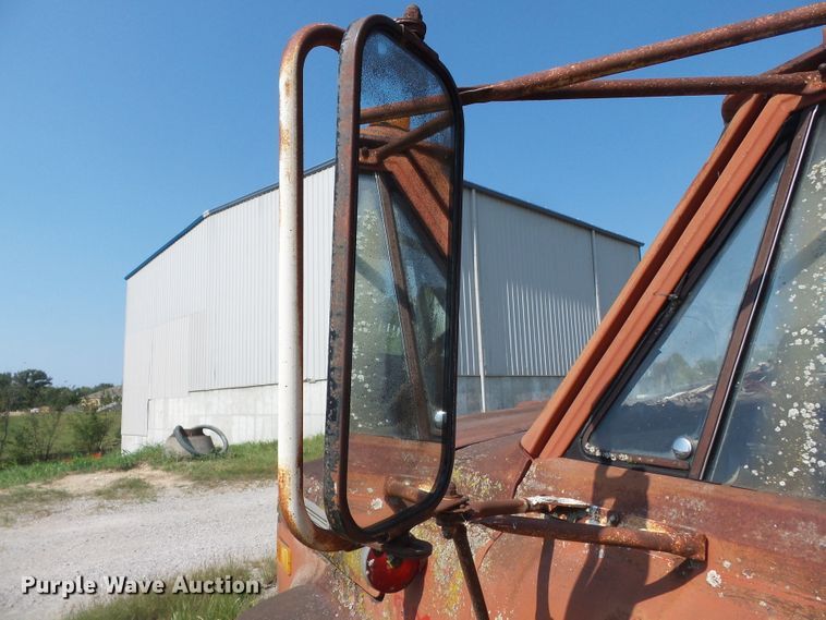 image for item DE7968 1971 GMC dump truck