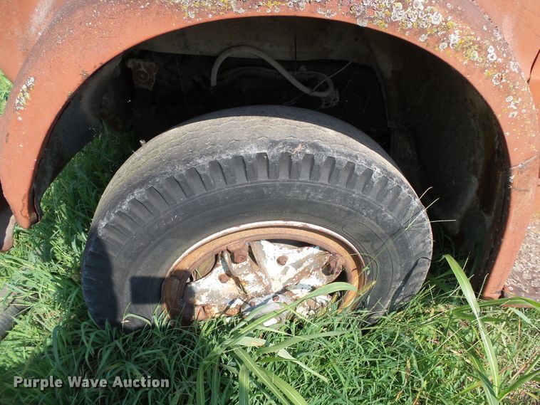 image for item DE7968 1971 GMC dump truck