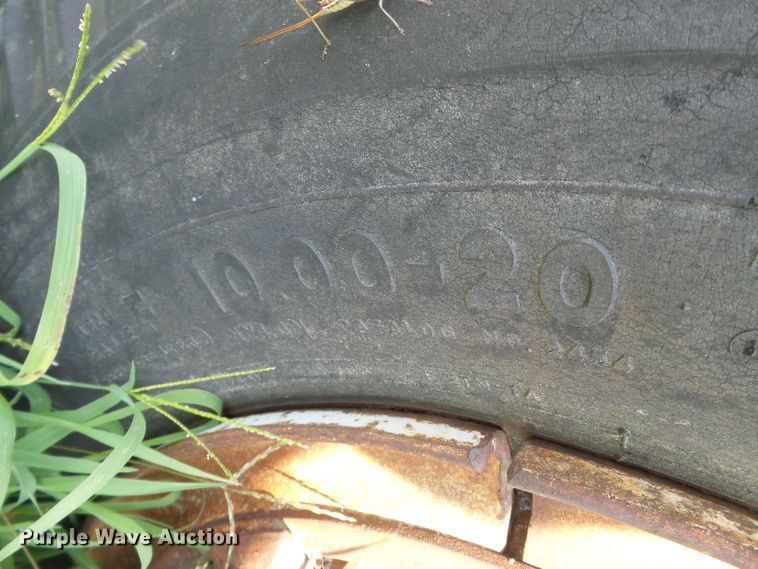 image for item DE7968 1971 GMC dump truck