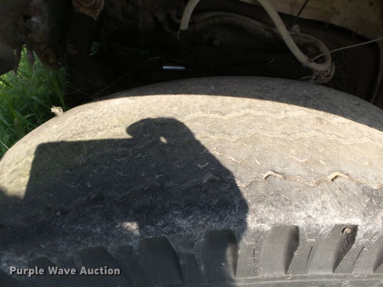 image for item DE7968 1971 GMC dump truck