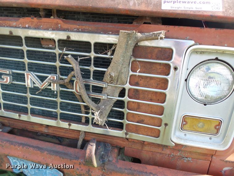 image for item DE7968 1971 GMC dump truck