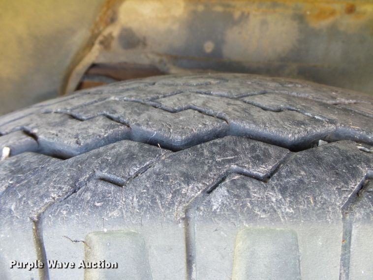 image for item DE7968 1971 GMC dump truck