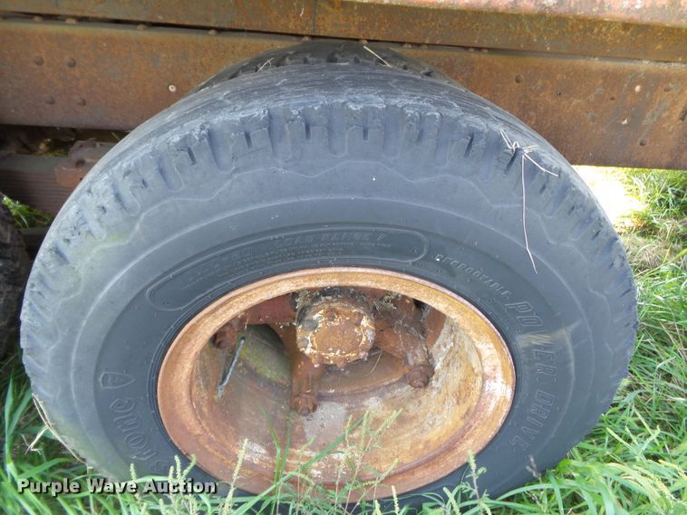 image for item DE7968 1971 GMC dump truck