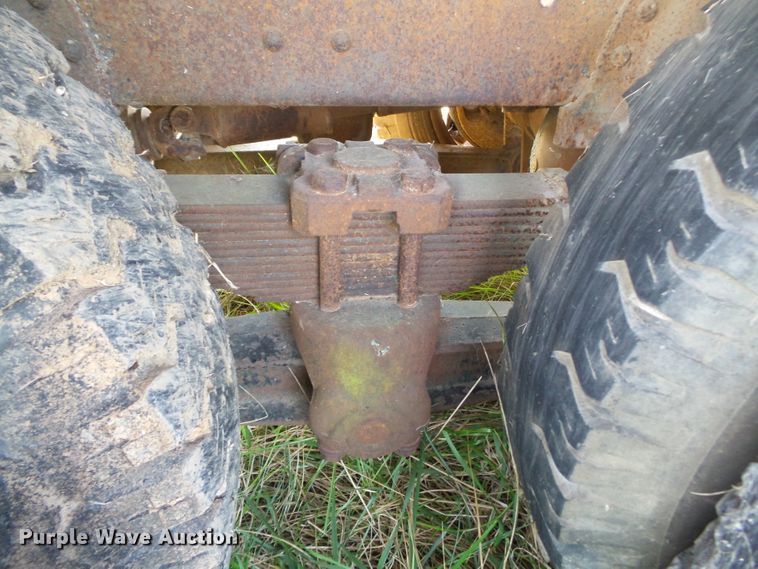 image for item DE7968 1971 GMC dump truck