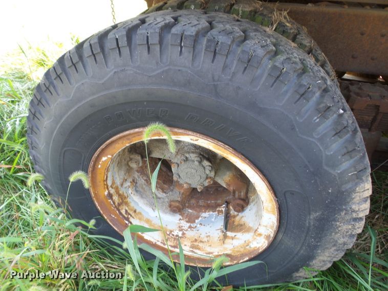 image for item DE7968 1971 GMC dump truck