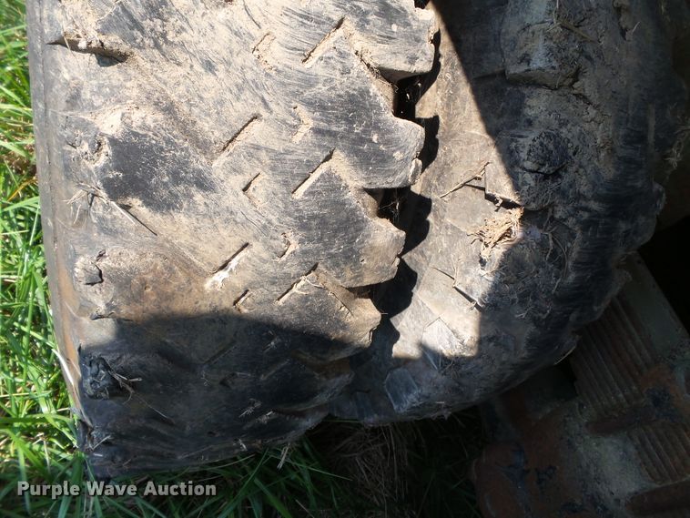 image for item DE7968 1971 GMC dump truck