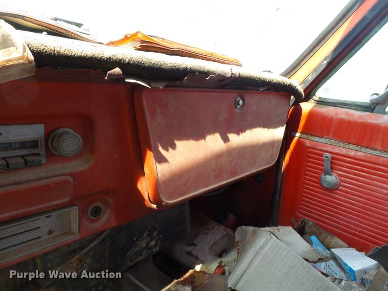 image for item DE7968 1971 GMC dump truck