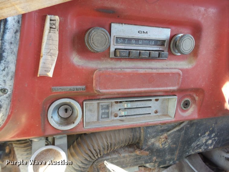 image for item DE7968 1971 GMC dump truck