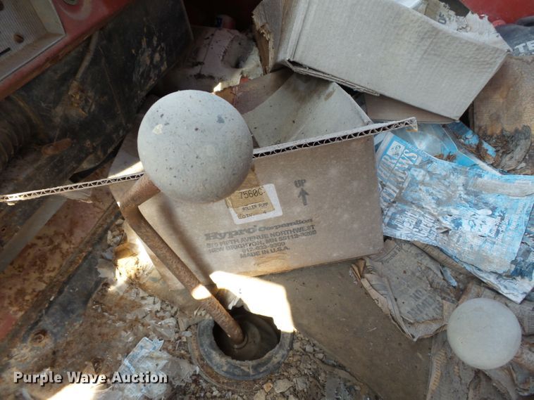 image for item DE7968 1971 GMC dump truck