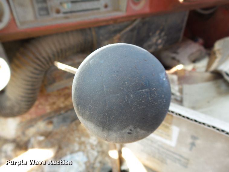 image for item DE7968 1971 GMC dump truck