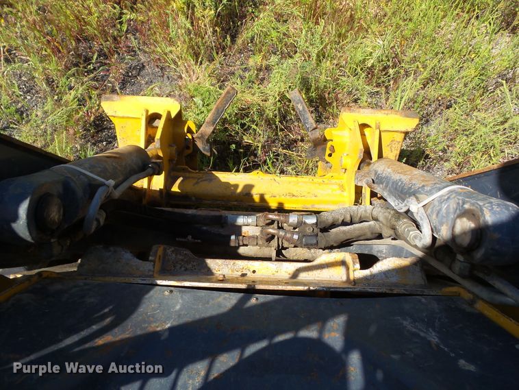 image for item DF0796 2015 John Deere 333E skid steer