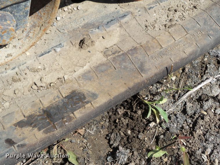 image for item DF0796 2015 John Deere 333E skid steer