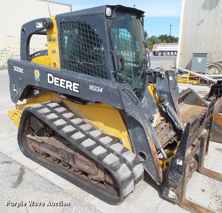 image for item DF0797 2015 John Deere 333E skid steer