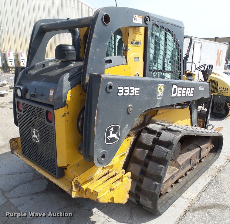 image for item DF0797 2015 John Deere 333E skid steer