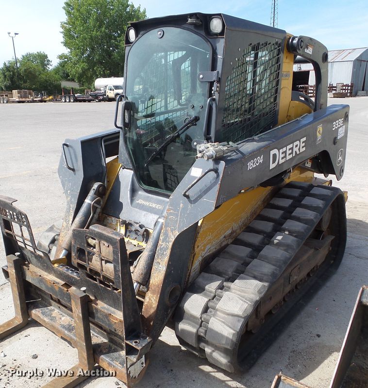 image for item DF0797 2015 John Deere 333E skid steer