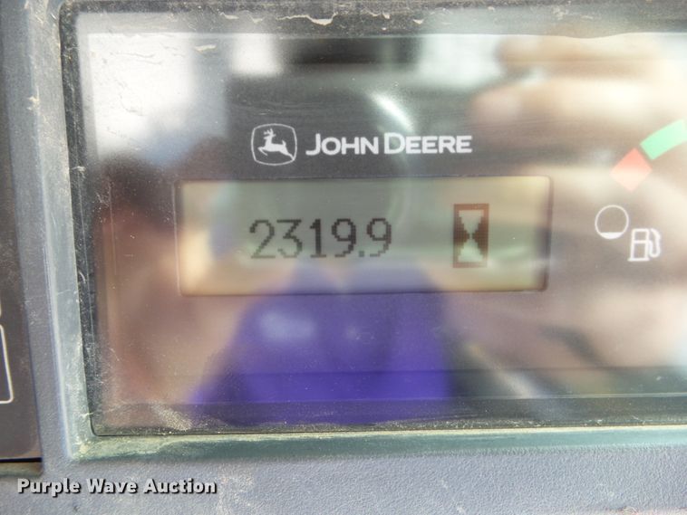 image for item DF0797 2015 John Deere 333E skid steer