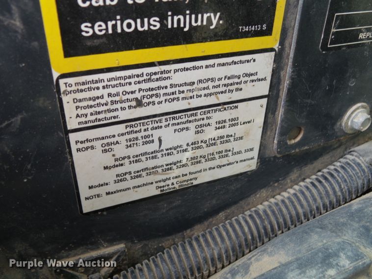 image for item DF0797 2015 John Deere 333E skid steer