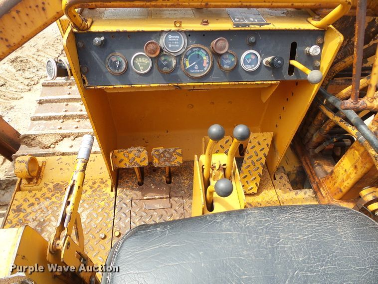 image for item DG0174 1981 Case 850C pipelayer