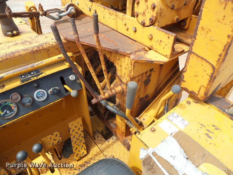 image for item DG0174 1981 Case 850C pipelayer