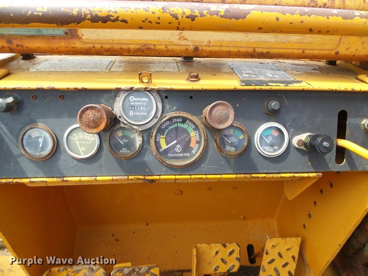 image for item DG0174 1981 Case 850C pipelayer