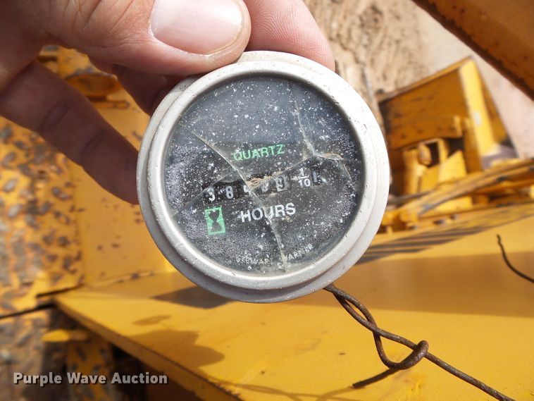 image for item DG0174 1981 Case 850C pipelayer