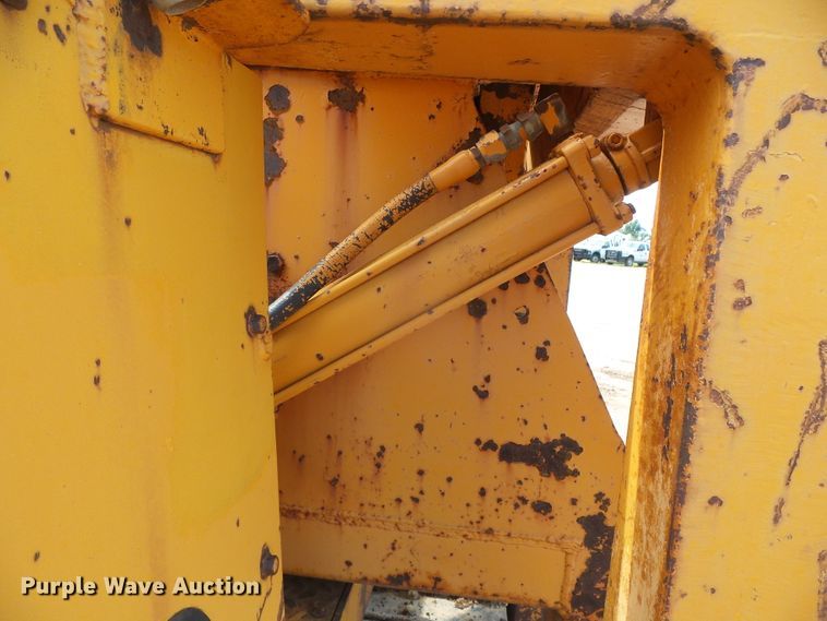 image for item DG0174 1981 Case 850C pipelayer