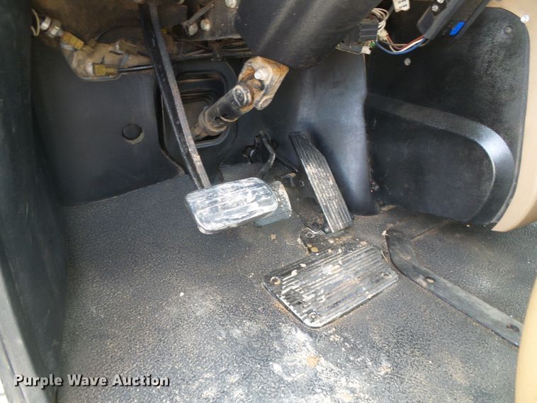 image for item DG0180 2007 Mack CV713 semi truck